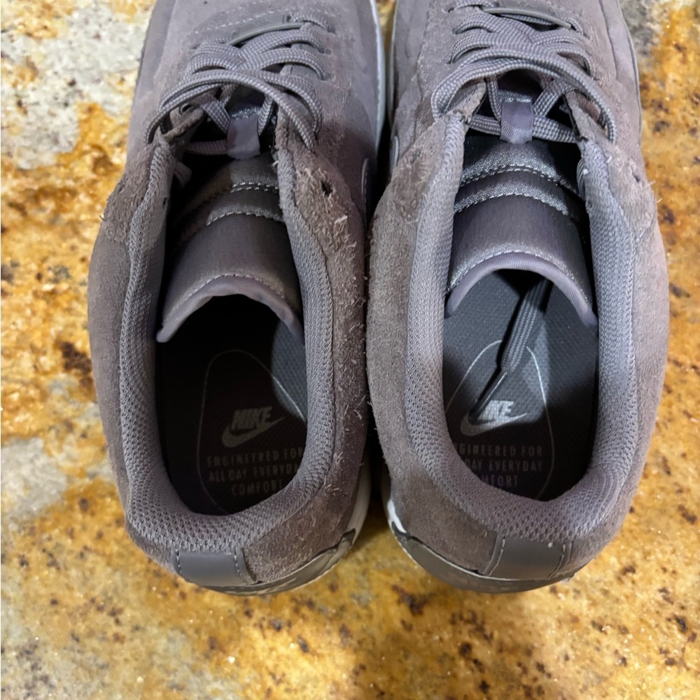 Nike Air Force 1 size 9.5 - Picture 5 of 9